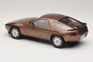 Porsche 928 S Tobacco Metallic GT Spirit 1:18 GT1005 Sveķi — attēls 5 no 6