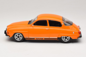 Saab 96 V4 Oranžs MCG 1:18 MCG18654 Metāls — attēls 3 no 6
