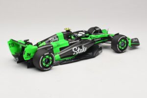 Stake Kick Sauber C44 G. Zhou Emilia Romagna GP 2024 Minichamps 1:18 117240124 Sveķi — attēls 2 no 7