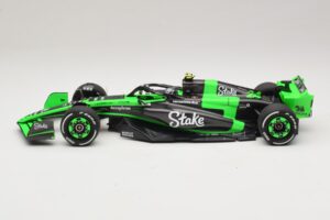 Stake Kick Sauber C44 G. Zhou Emilia Romagna GP 2024 Minichamps 1:18 117240124 Sveķi — attēls 3 no 7