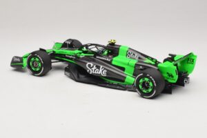 Stake Kick Sauber C44 G. Zhou Emilia Romagna GP 2024 Minichamps 1:18 117240124 Sveķi — attēls 5 no 7