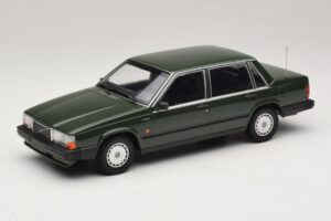 Volvo 740 GL Tumši Zaļš Minichamps 1:18 155171702 Metāls