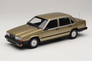 Volvo 740 GL Zeltains Minichamps 1:18 155171700 Metāls