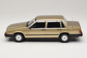 Volvo 740 GL Zeltains Minichamps 1:18 155171700 Metāls — attēls 3 no 6