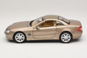 Mercedes SL500 R230 Travertine Beige Norev 1:18 183843 Metāls — attēls 4 no 9