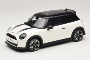Mini Cooper S F66 Nanuq White Metallic Otto 1:18 OT1245 Sveķi