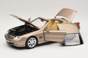 Mercedes SL500 R230 Travertine Beige Norev 1:18 183843 Metāls — attēls 2 no 9