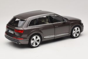Audi Q7 4M Argus Brown Minichamps 1:18 5011407615 Metāls — attēls 3 no 8