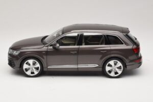 Audi Q7 4M Argus Brown Minichamps 1:18 5011407615 Metāls — attēls 4 no 8