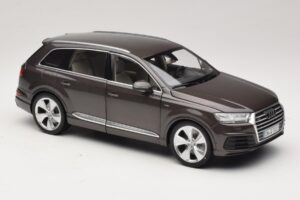 Audi Q7 4M Argus Brown Minichamps 1:18 5011407615 Metāls — attēls 6 no 8