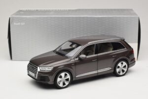 Audi Q7 4M Argus Brown Minichamps 1:18 5011407615 Metāls — attēls 8 no 8