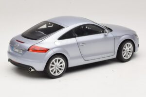 Audi TT 8N Silverblue Metallic Minichamps 1:18 100015020 Metāls — attēls 3 no 8