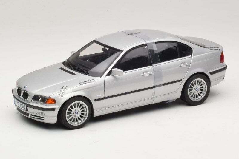 BMW 3-Series E46 6-Cylinder Sudrabs UT Models 1:18 20512 Metāls