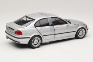 BMW 3-Series E46 6-Cylinder Sudrabs UT Models 1:18 20512 Metāls — attēls 2 no 6