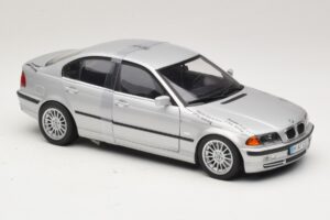 BMW 3-Series E46 6-Cylinder Sudrabs UT Models 1:18 20512 Metāls — attēls 4 no 6