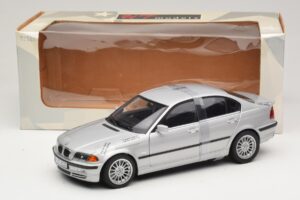 BMW 3-Series E46 6-Cylinder Sudrabs UT Models 1:18 20512 Metāls — attēls 6 no 6
