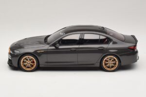 BMW M5 CS F90 Brands Hatch Grey Metallic GT Spirit 1:18 GT993 Sveķi — attēls 3 no 6