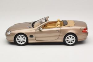 Mercedes SL500 R230 Travertine Beige Norev 1:18 183843 Metāls — attēls 5 no 9