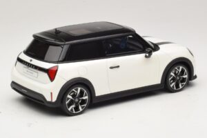 Mini Cooper S F66 Nanuq White Metallic Otto 1:18 OT1245 Sveķi — attēls 2 no 6