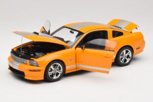 Ford Mustang GT S197 Grabber Orange Metallic AUTOart 1:18 73117-A1 Metāls — attēls 2 no 8