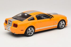 Ford Mustang GT S197 Grabber Orange Metallic AUTOart 1:18 73117-A1 Metāls — attēls 3 no 8