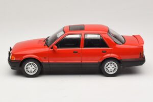 Ford Orion Mk2 1600E Sarkans MCG 1:18 MCG18488 Metāls — attēls 3 no 6