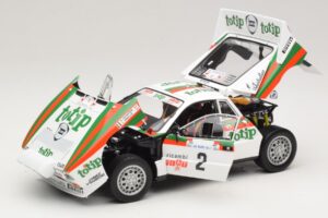 Lancia 037 #2 A. Bettega / M. Perissinot Rally San Marino 1984 Kyosho 1:18 08306F Metāls — attēls 2 no 8