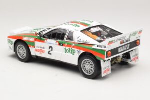 Lancia 037 #2 A. Bettega / M. Perissinot Rally San Marino 1984 Kyosho 1:18 08306F Metāls — attēls 7 no 8