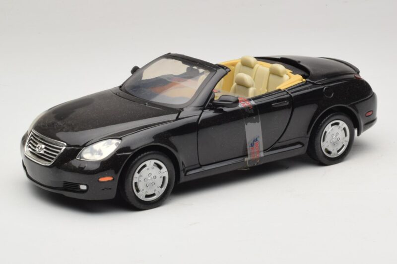 Lexus SC430 Kabriolets Melns Motormax 1:18 73119 Metāls