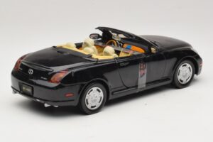 Lexus SC430 Kabriolets Melns Motormax 1:18 73119 Metāls — attēls 2 no 6
