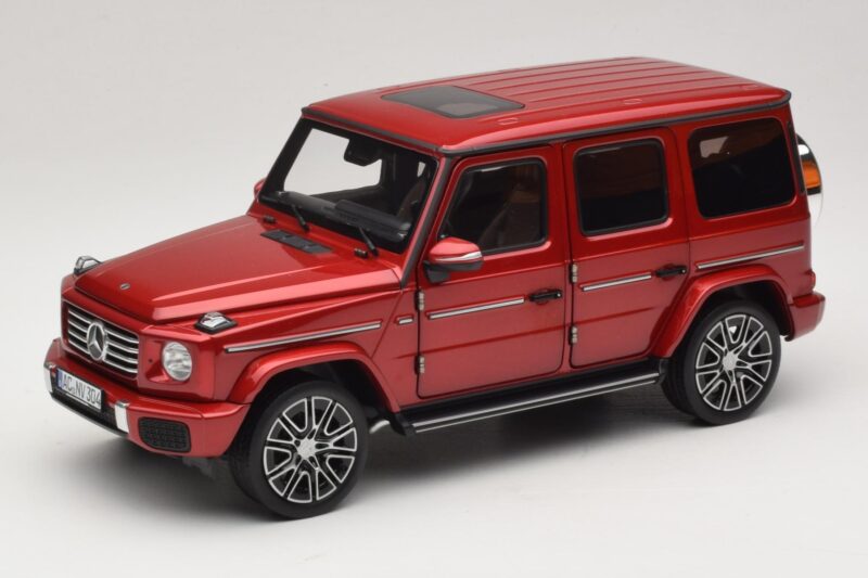 Mercedes G-Class W465 Hyacinth Red Norev 1:18 183037 Metāls