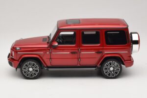 Mercedes G-Class W465 Hyacinth Red Norev 1:18 183037 Metāls — attēls 3 no 6