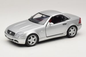 Mercedes SLK230 R170 AMG Roadsters Sudrabs UT Models 1:18 26152 Metāls