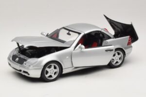 Mercedes SLK230 R170 AMG Roadsters Sudrabs UT Models 1:18 26152 Metāls — attēls 2 no 8