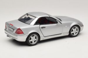 Mercedes SLK230 R170 AMG Roadsters Sudrabs UT Models 1:18 26152 Metāls — attēls 3 no 8