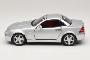 Mercedes SLK230 R170 AMG Roadsters Sudrabs UT Models 1:18 26152 Metāls — attēls 4 no 8