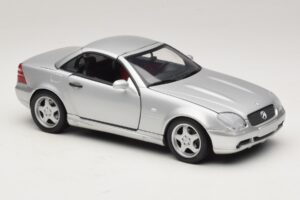 Mercedes SLK230 R170 AMG Roadsters Sudrabs UT Models 1:18 26152 Metāls — attēls 6 no 8