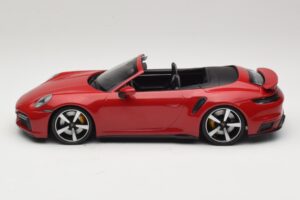 Porsche 911 992 Turbo S Kabriolets Tumši Sarkans Minichamps 1:18 PORSCHE007 Metāls — attēls 3 no 6