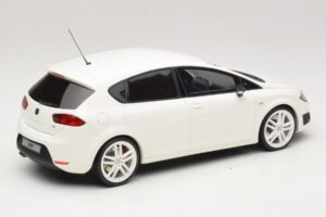 SEAT Leon Cupra R Mk2 Balts Otto 1:18 OT1332 Sveķi — attēls 2 no 6