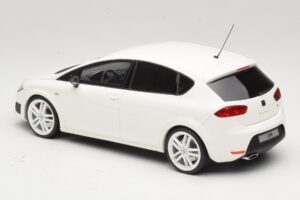 SEAT Leon Cupra R Mk2 Balts Otto 1:18 OT1332 Sveķi — attēls 5 no 6