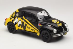 Volkswagen Beetle 1303 Go with Moon Solido 1:18 S1800519 Metāls — attēls 6 no 8