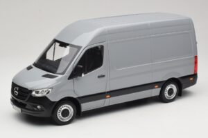 Mercedes Sprinter Pelēks Norev 1:18 Mercedes Sprinter Pelēks Norev 1:18 183042 Metāls