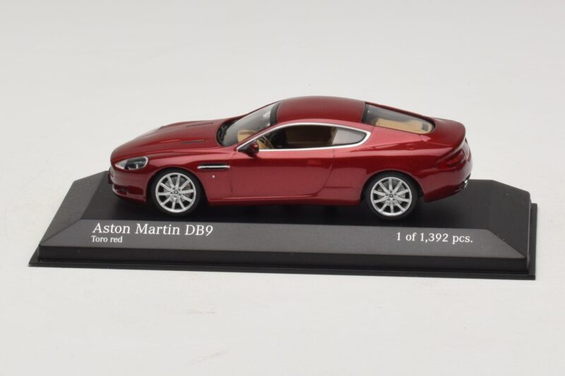 Aston Martin DB9 Sarkans Metālisks Minichamps 1:43 Aston Martin DB9 Sarkans Metālisks Minichamps 1:43 400137340 Metāls