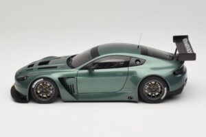 Aston Martin V12 Vantage GT3 Zaļš AUTOart 1:18 81306 Metāls — attēls 3 no 6