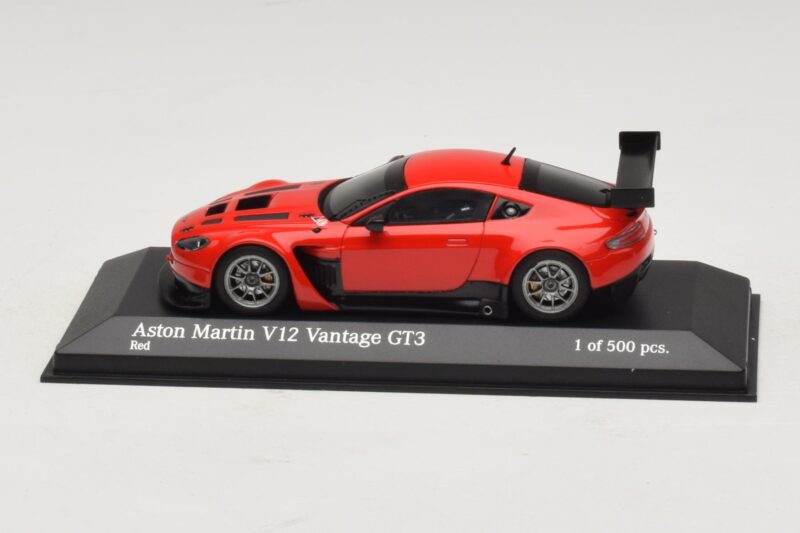 Aston Martin V12 Vantage GT3 Sarkans Minichamps 1:43 4371121392 Metāls