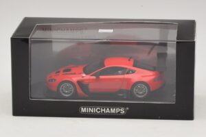 Aston Martin V12 Vantage GT3 Sarkans Minichamps 1:43 4371121392 Metāls — attēls 4 no 4