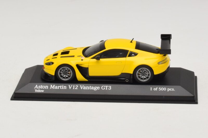 Aston Martin V12 Vantage GT3 Dzeltens Minichamps 1:43 Aston Martin V12 Vantage GT3 Dzeltens Minichamps 1:43 437121391 Metāls