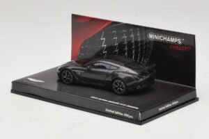Aston Martin V12 Zagato Scintilla Silver Minichamps 1:43 437137221 Metāls — attēls 3 no 5
