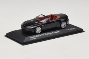 Aston Martin V8 Vantage Roadster Melns Metālisks Minichamps 1:43 400137431 Metāls — attēls 2 no 4
