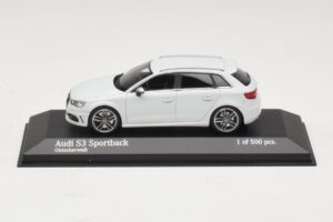 Audi S3 8V Sportback Balts Minichamps 1:43 437013010 Metāls